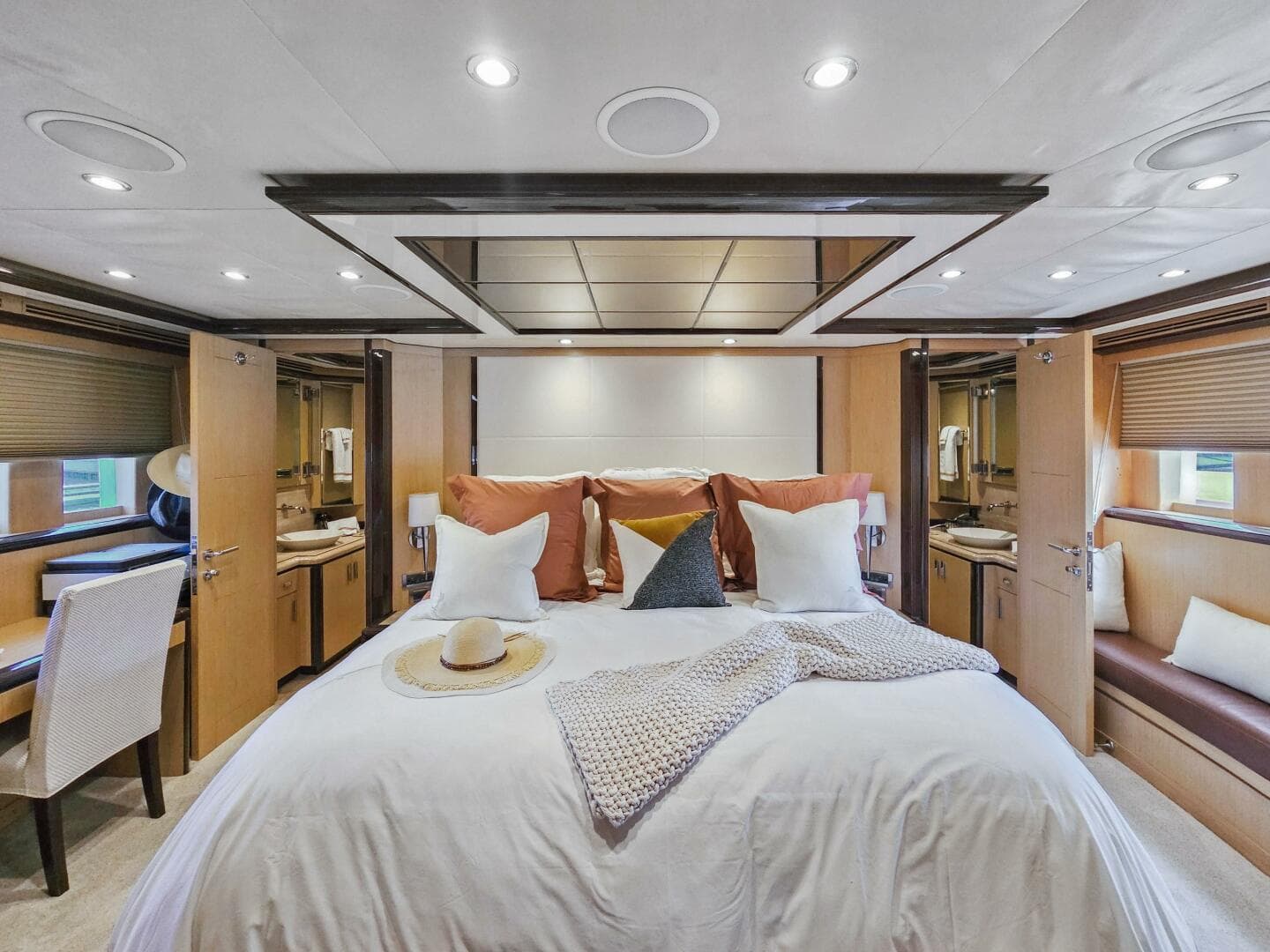 2010 Ocean Alexander 83
