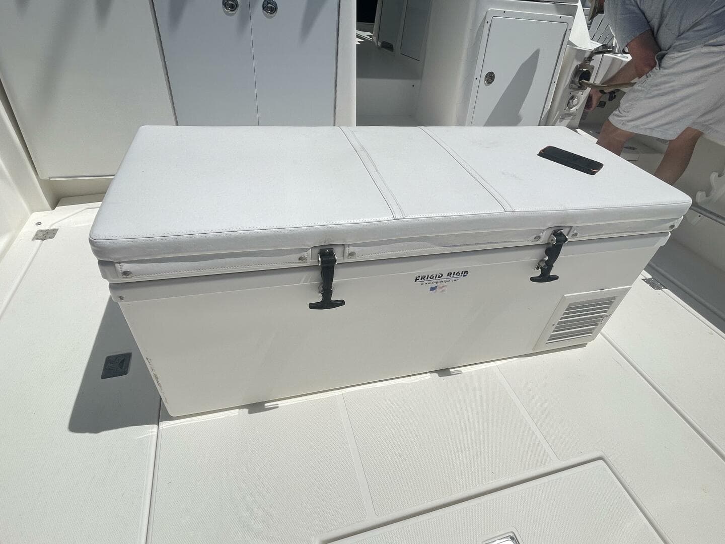 2007 Rampage 38 Express