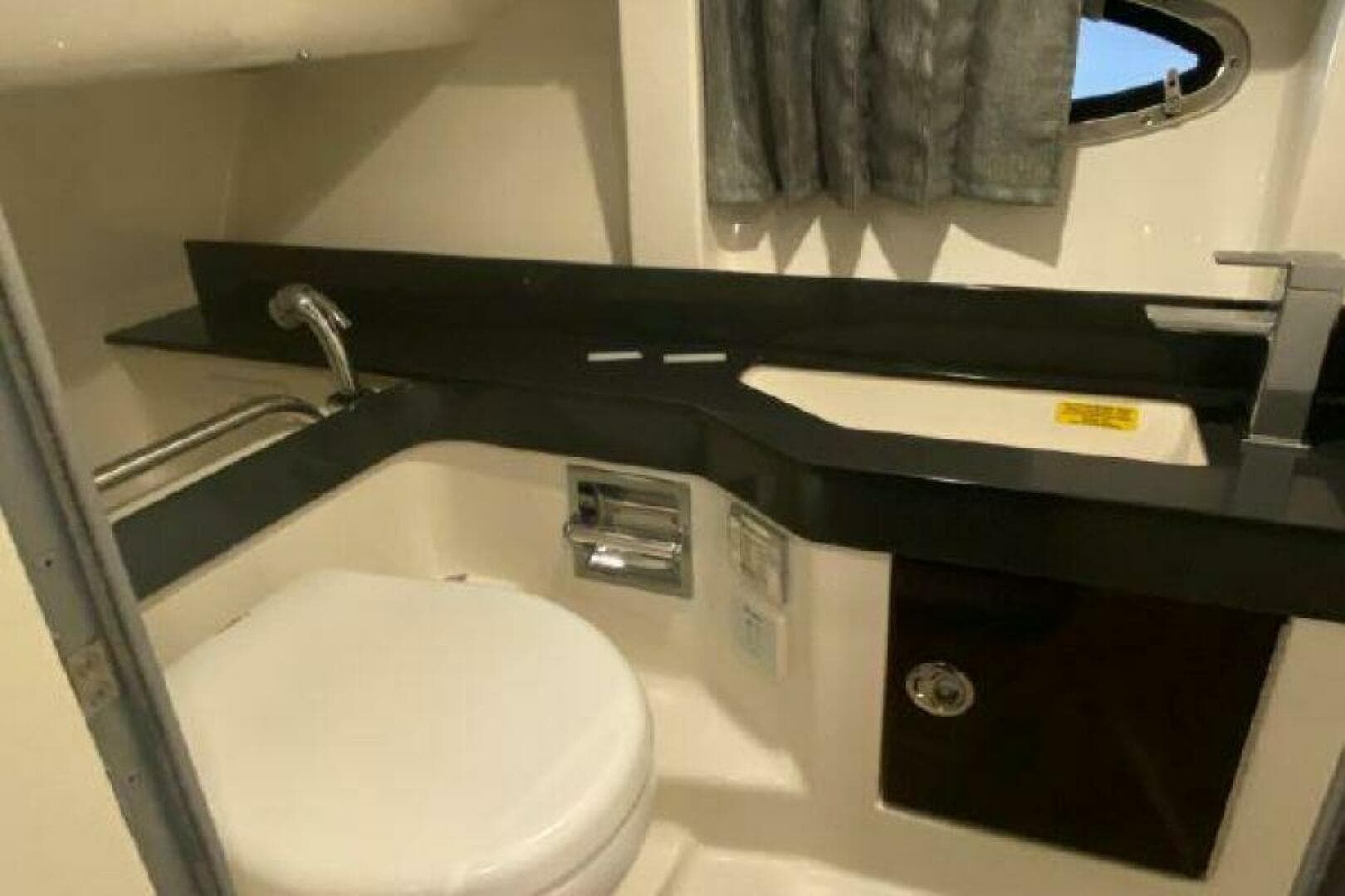 2017 Formula 350 Crossover Bowrider