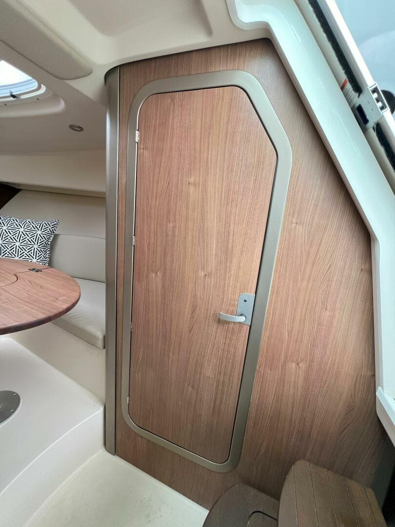 2017 Boston Whaler 285 Conquest