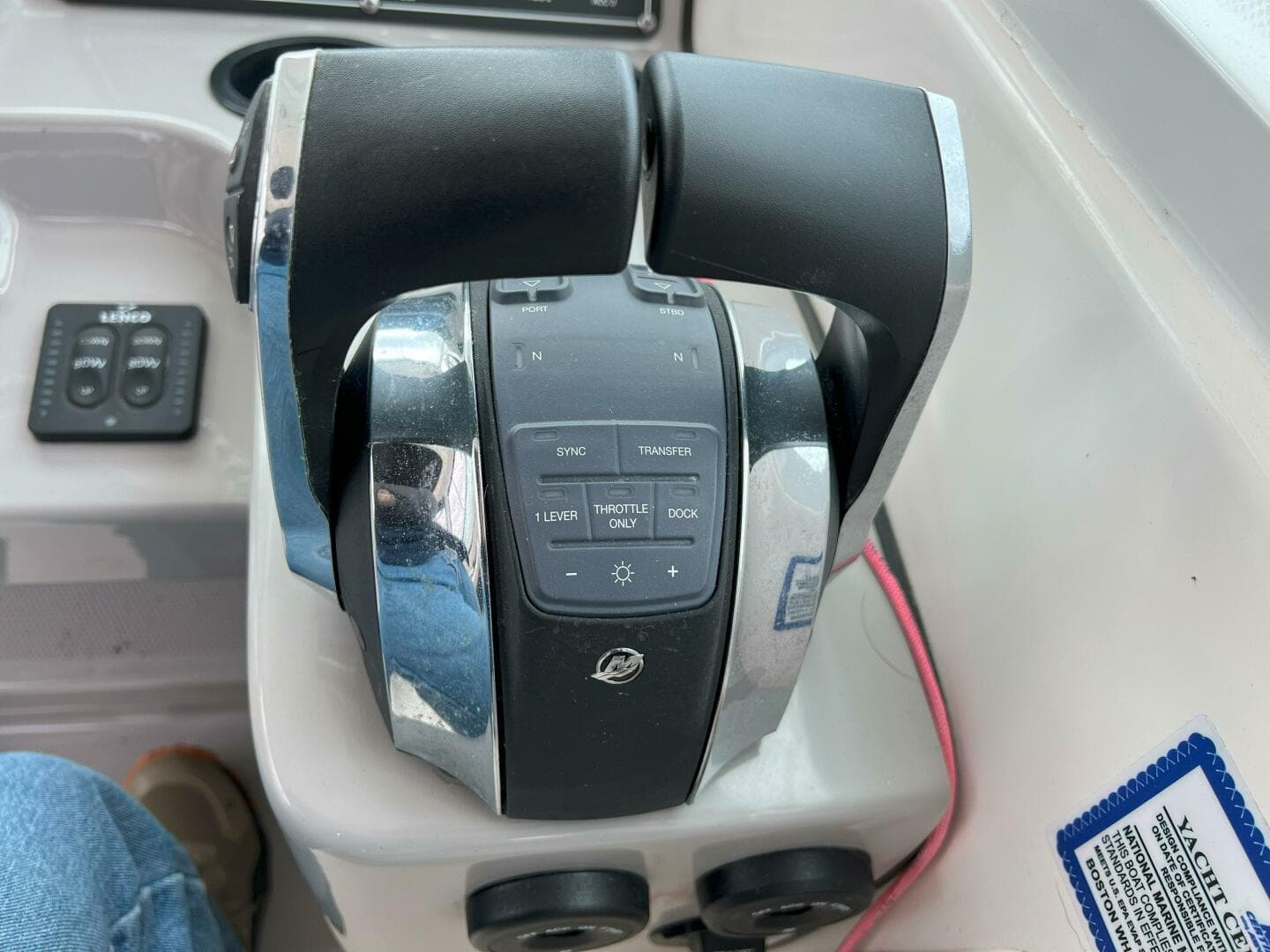 2017 Boston Whaler 285 Conquest