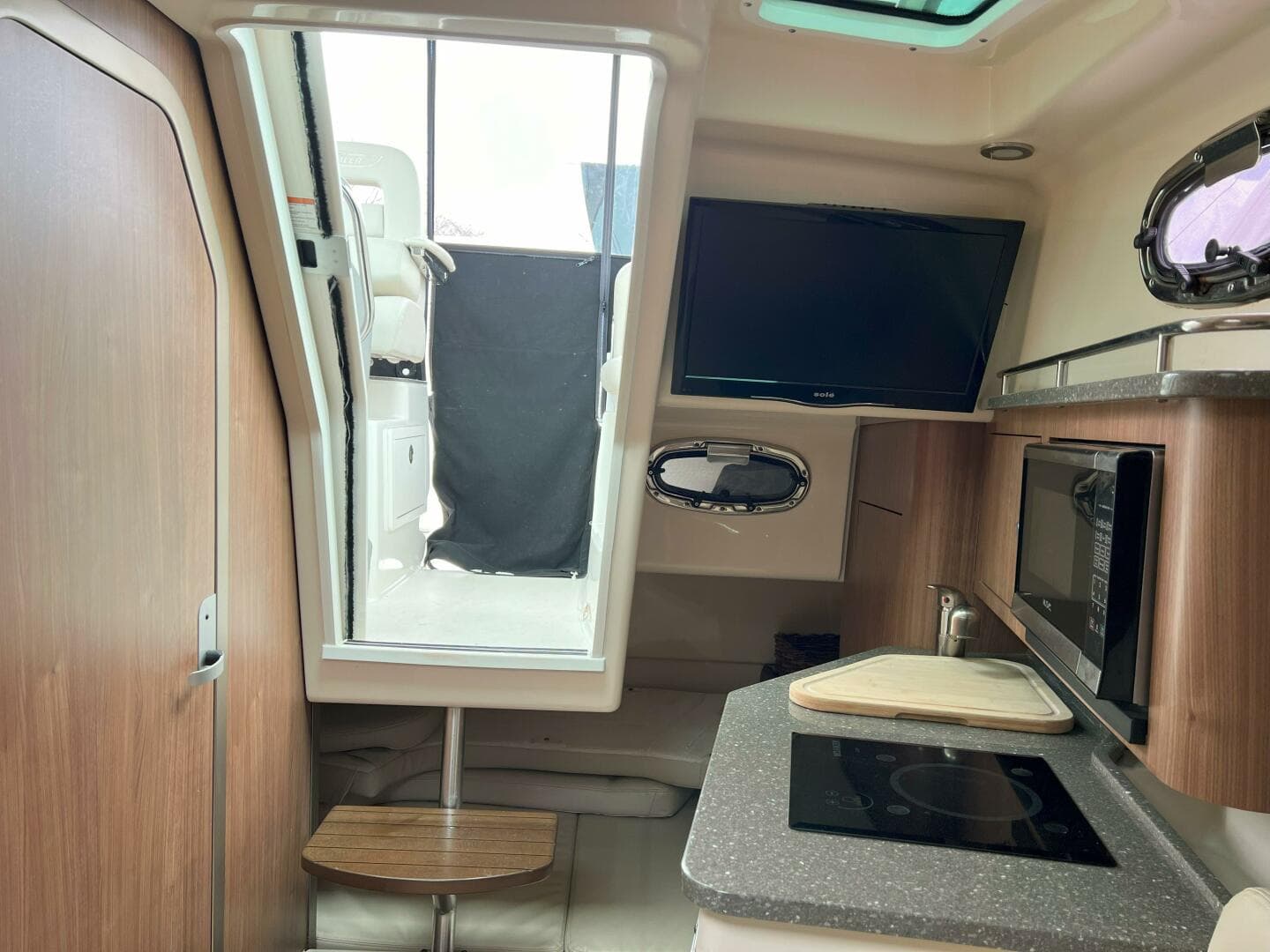 2017 Boston Whaler 285 Conquest