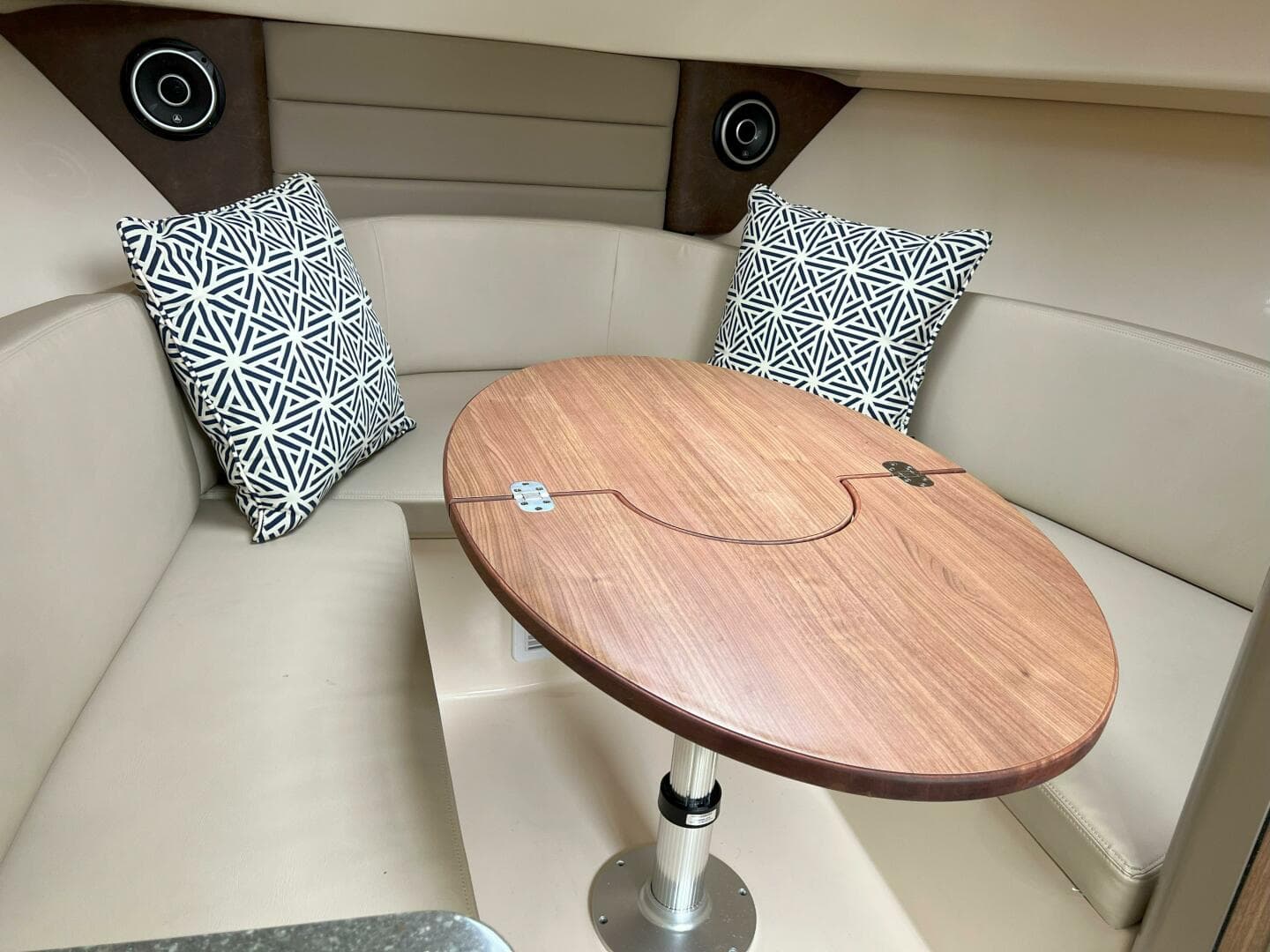 2017 Boston Whaler 285 Conquest