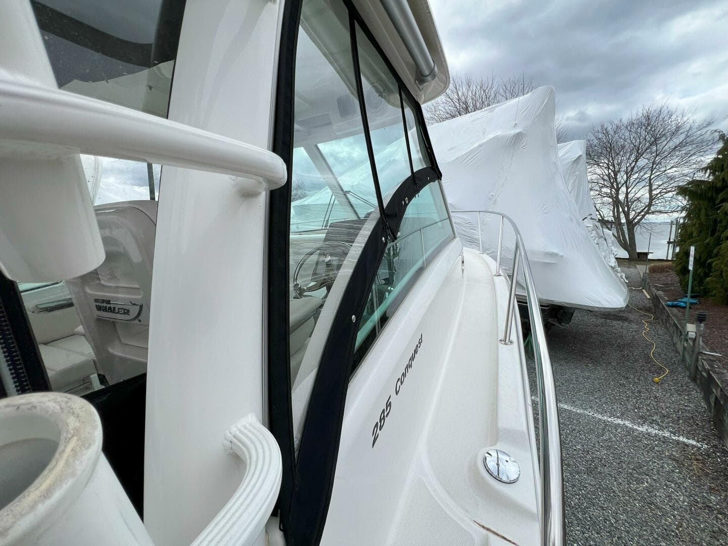 2017 Boston Whaler 285 Conquest