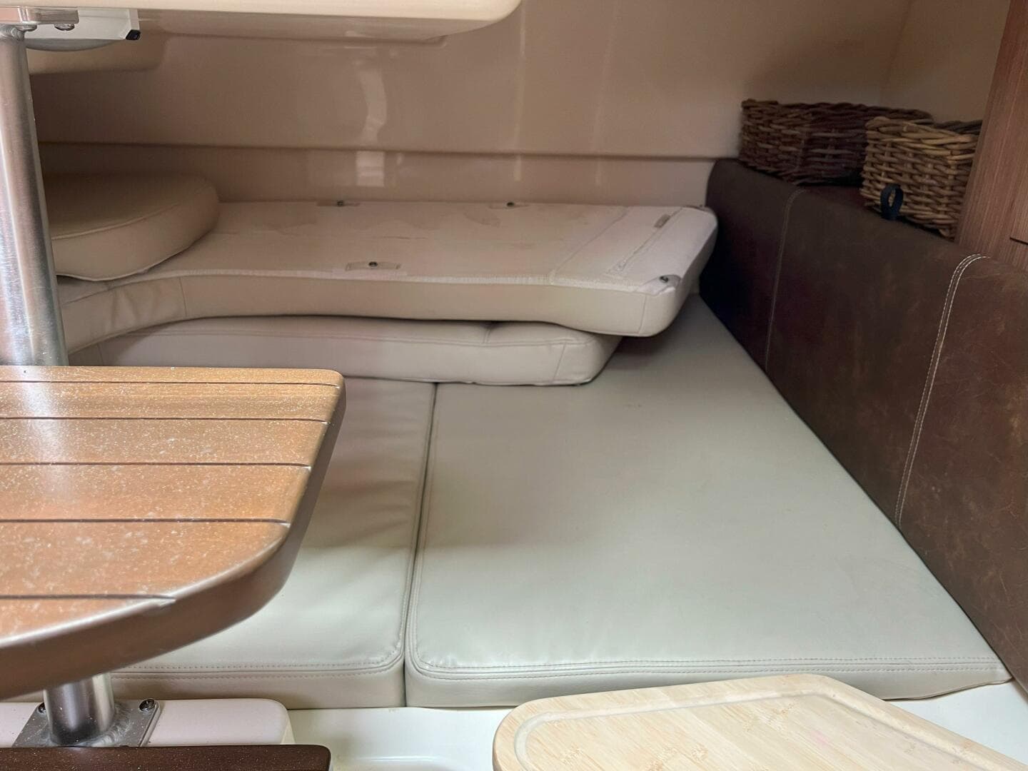 2017 Boston Whaler 285 Conquest