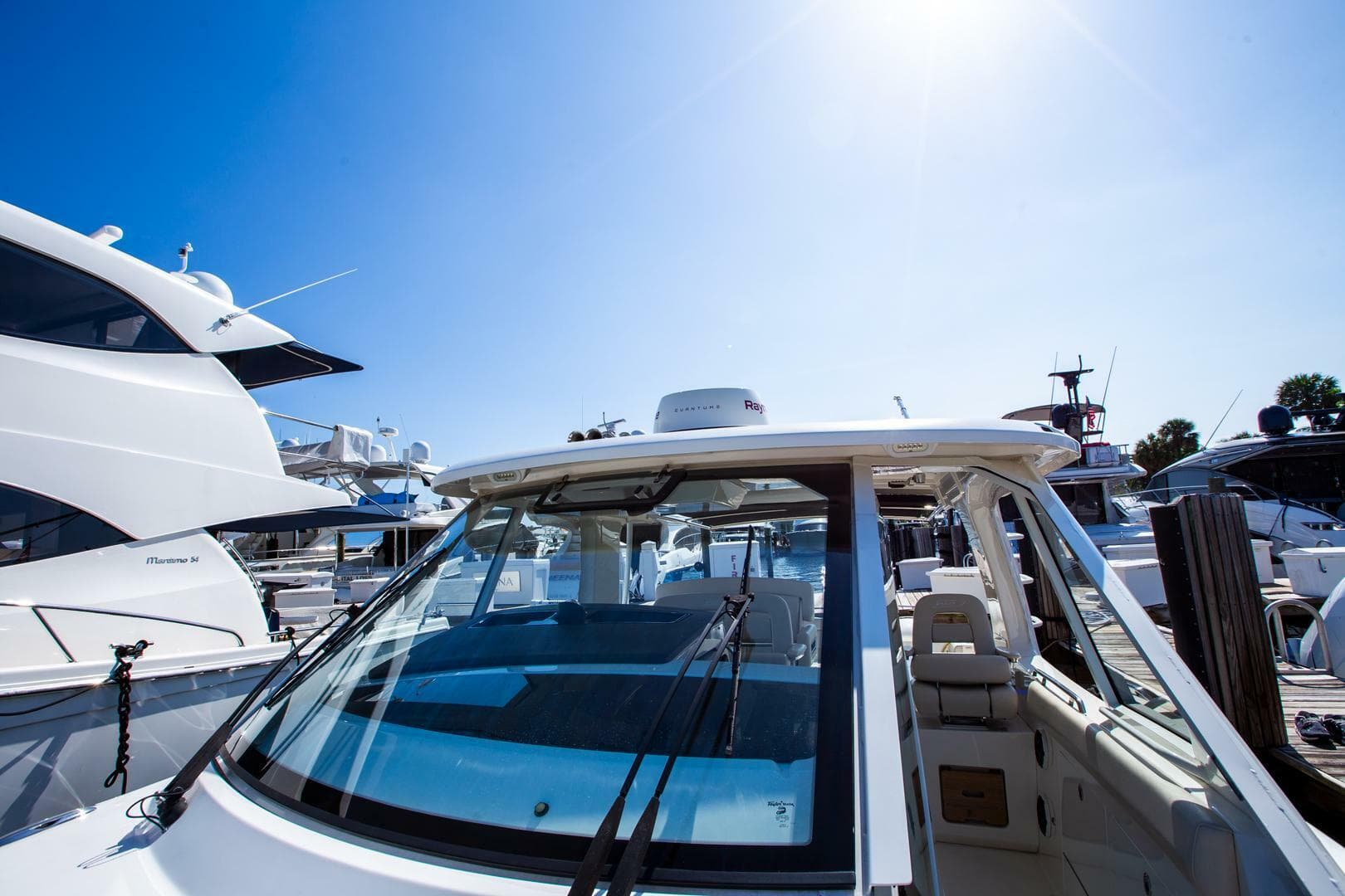 2019 Boston Whaler 380 Realm