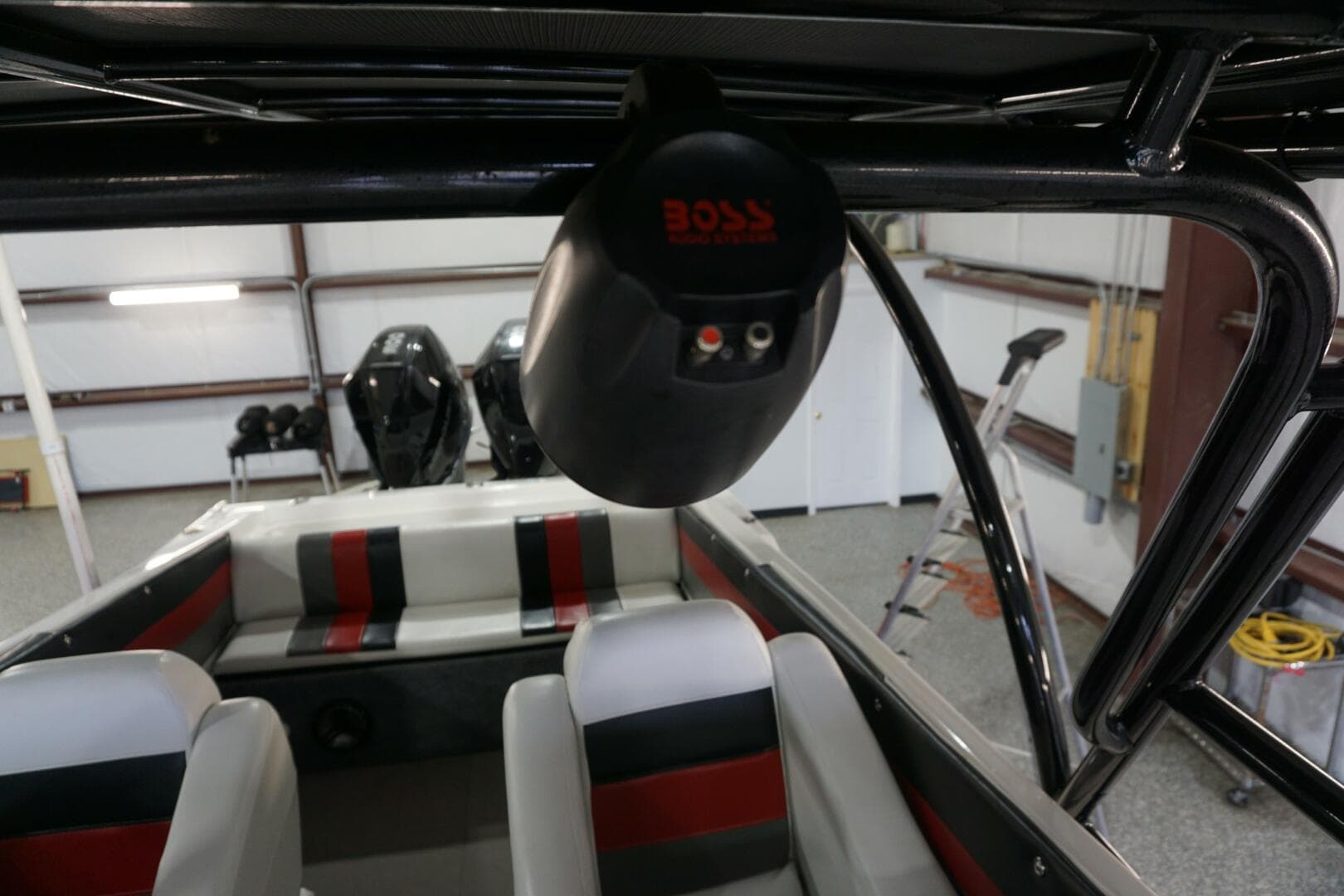 1998 32 Active Thunder 32 CC Ms. Rita Canvas Top Speakers (2)