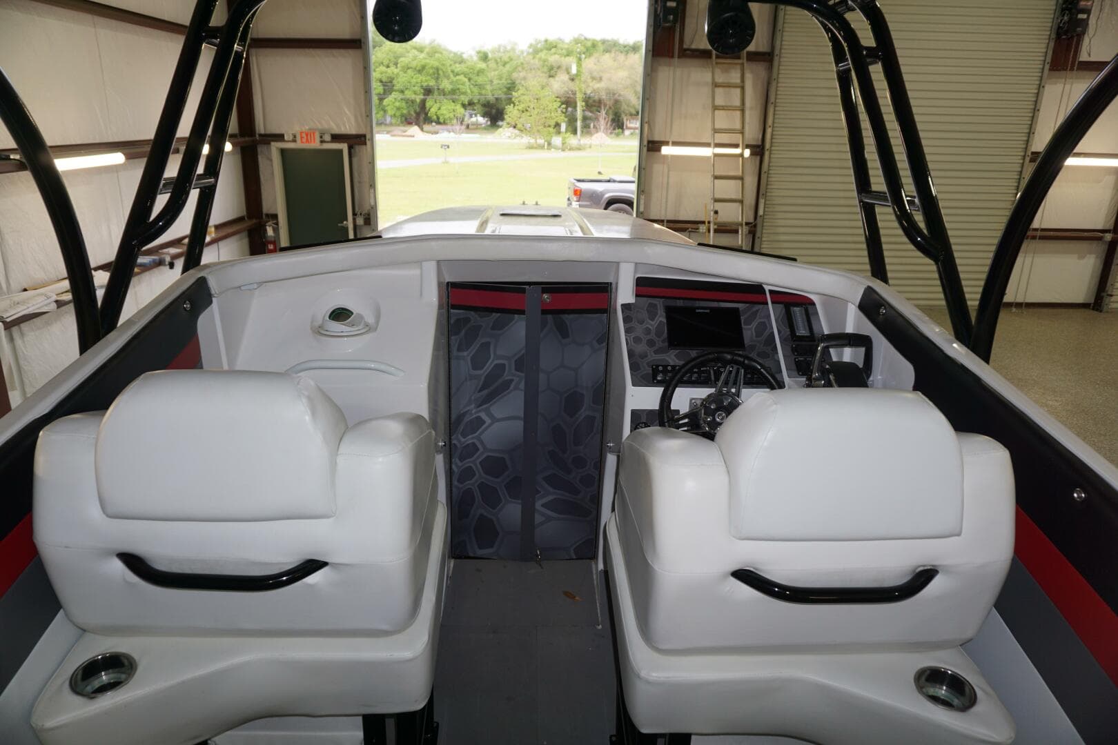 1998 32 Active Thunder 32 CC Ms. Rita Helm Seating (6)