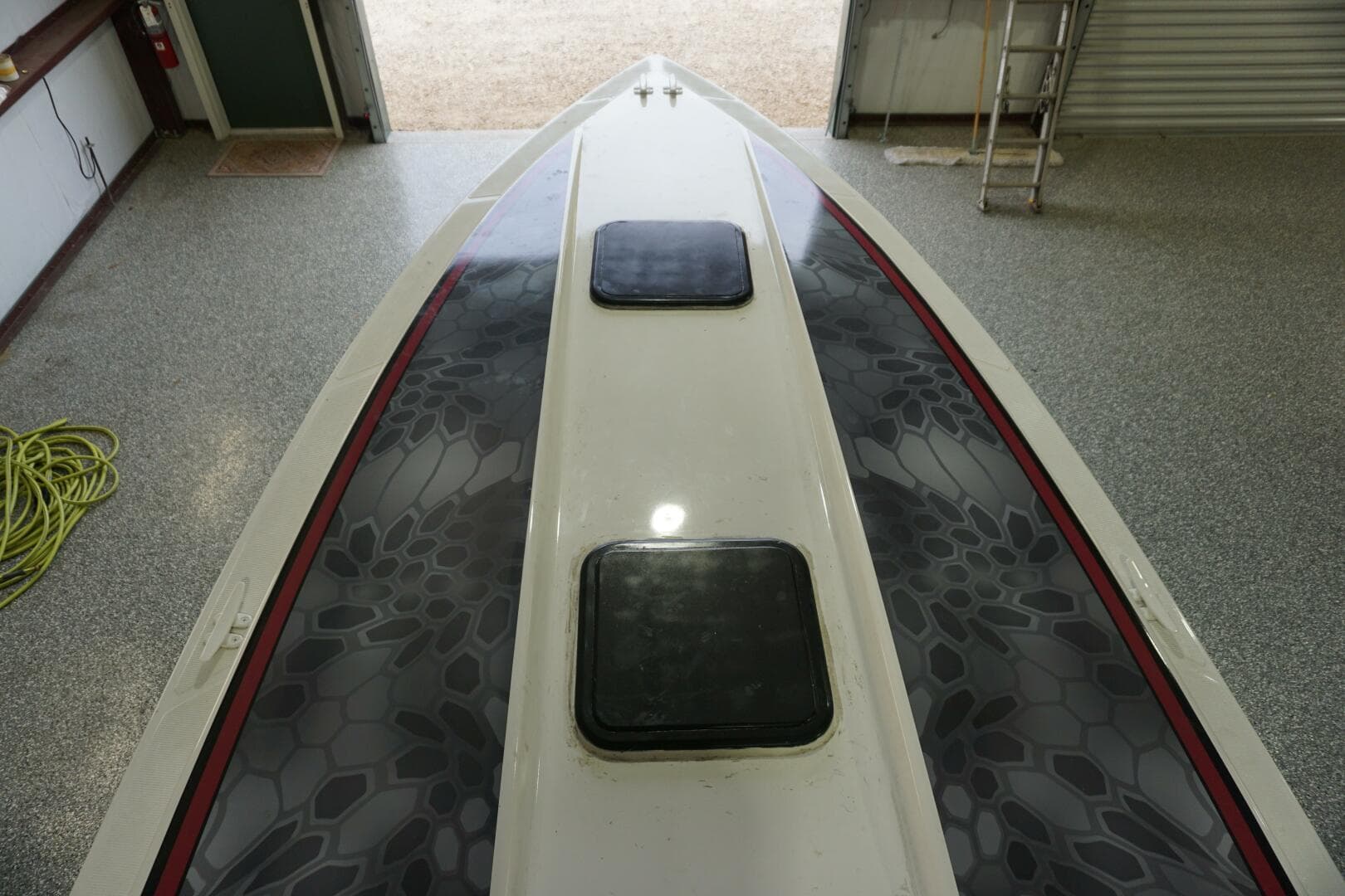 1998 32 Active Thunder 32 CC Ms. Rita Bow