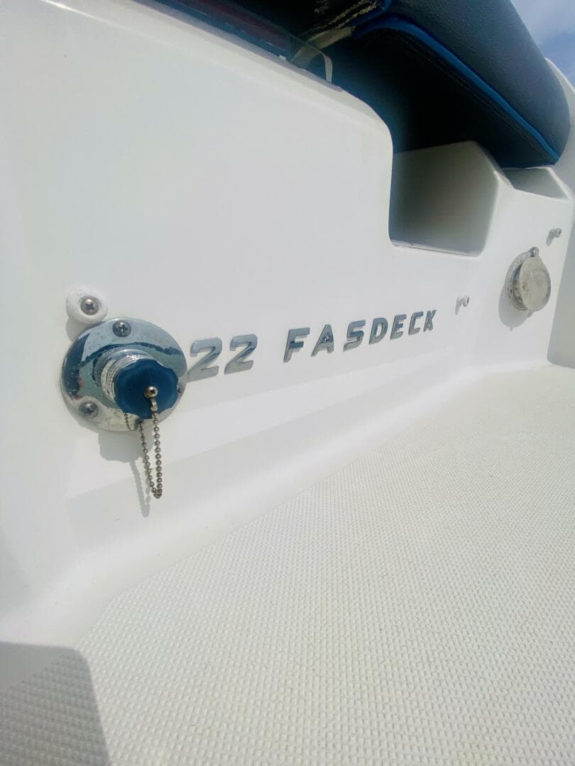 2016 Regal 22 Fasdeck