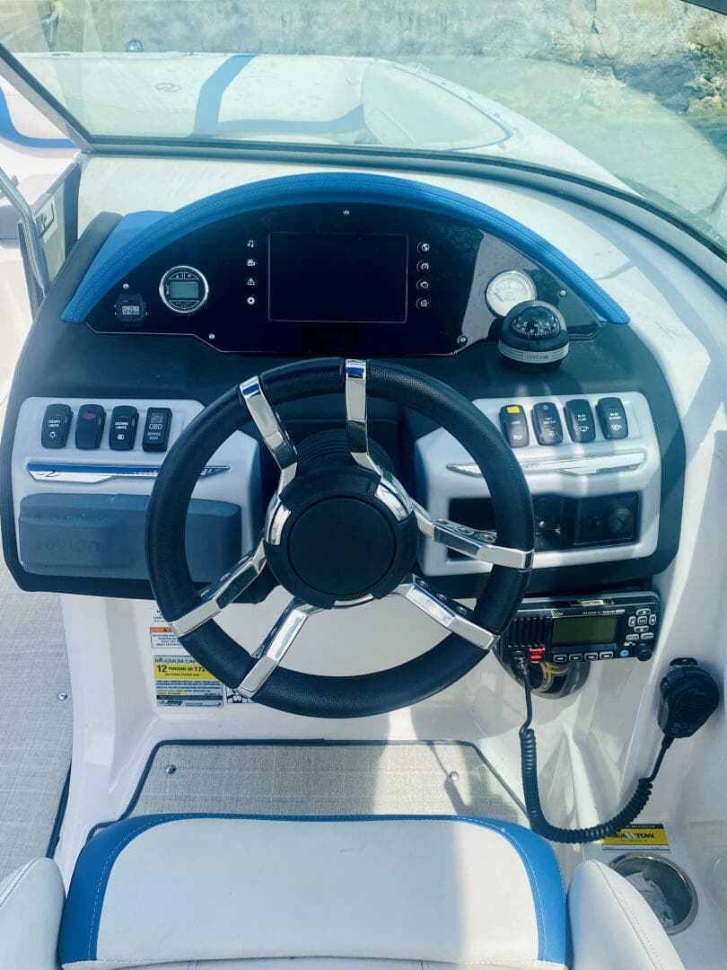 2016 Regal 22 Fasdeck