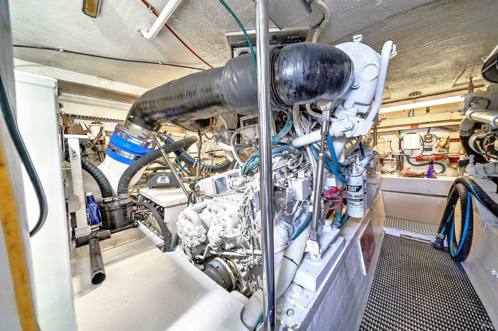 1998 Hatteras 60 Convertible