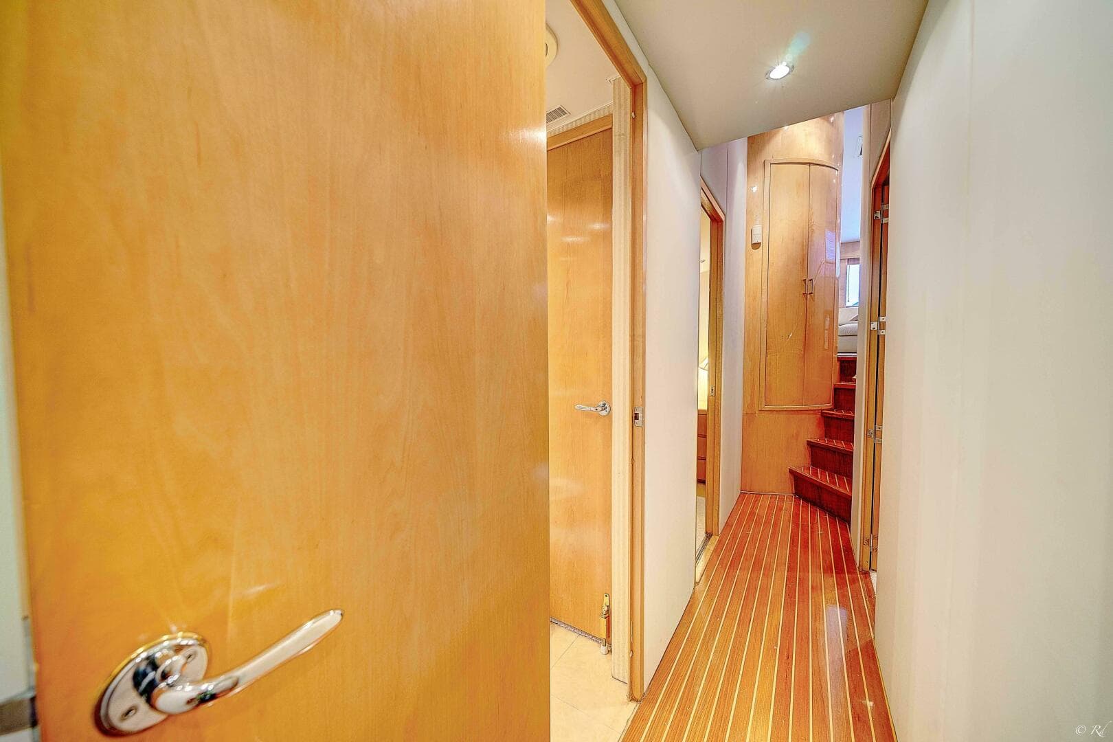 1998 Hatteras 60 Convertible