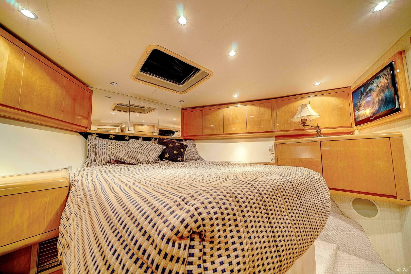 1998 Hatteras 60 Convertible