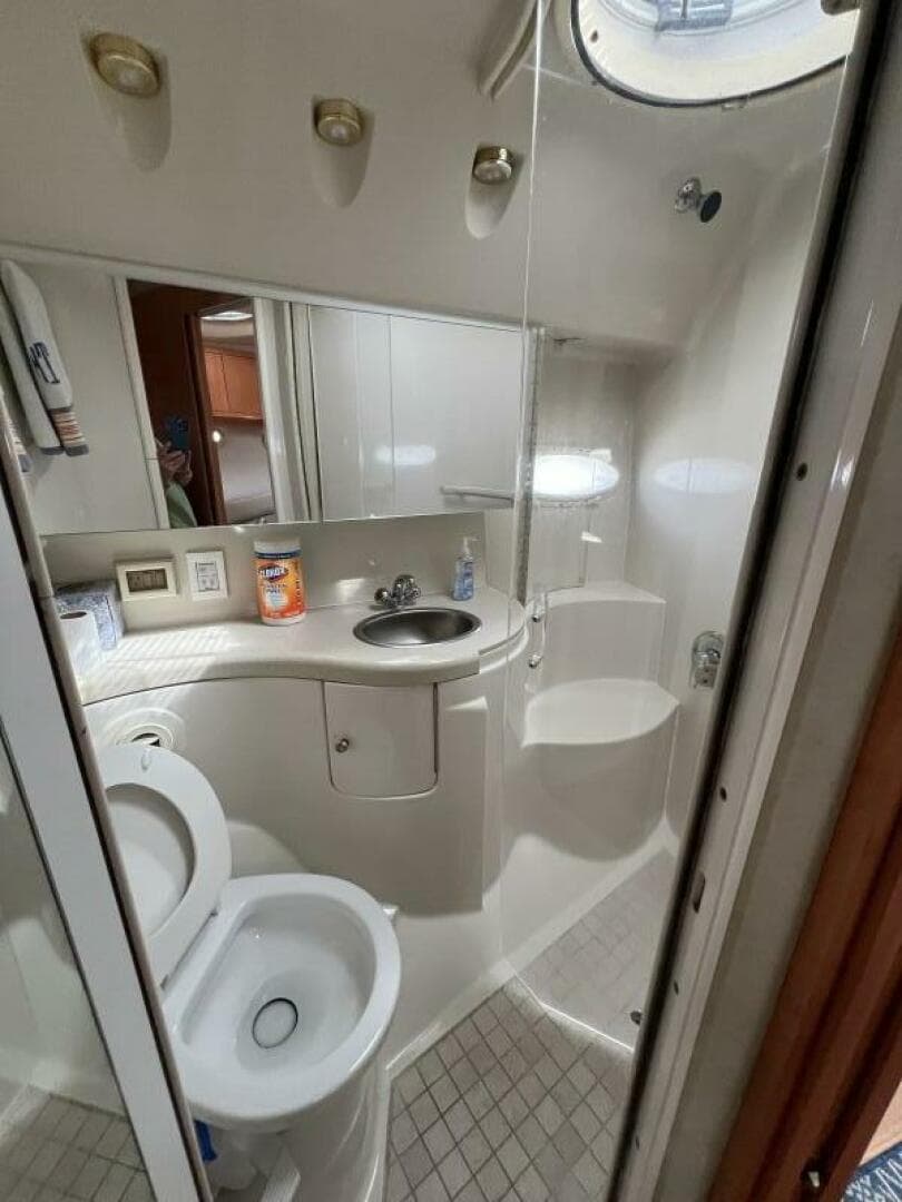 2000 Regal 4160 Commodore