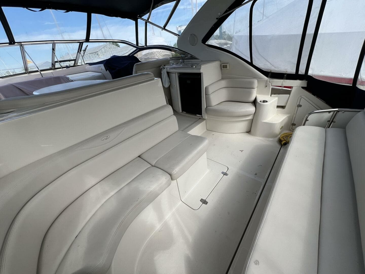 2000 Regal 4160 Commodore