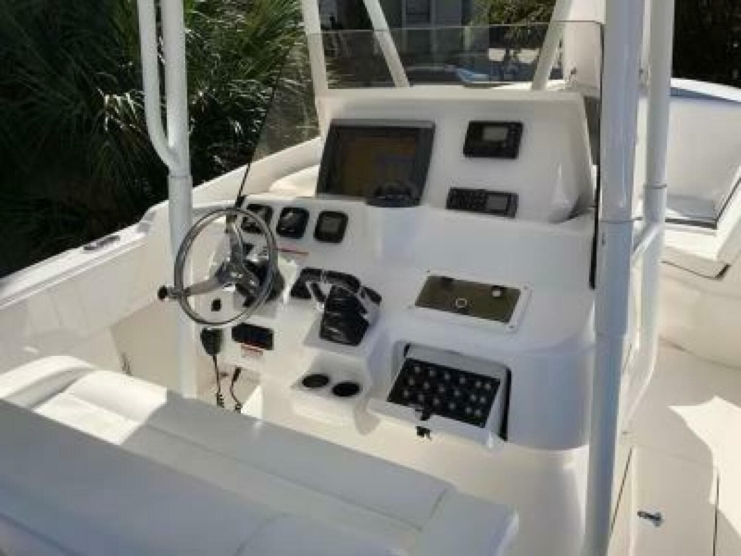 2011 Intrepid 323 Cuddy