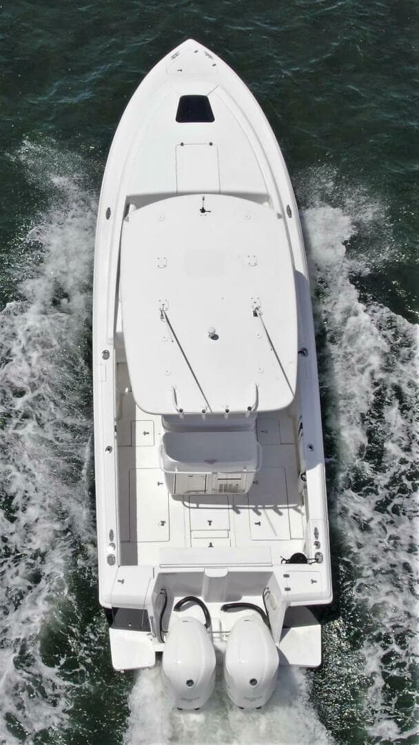 2011 Intrepid 323 Cuddy