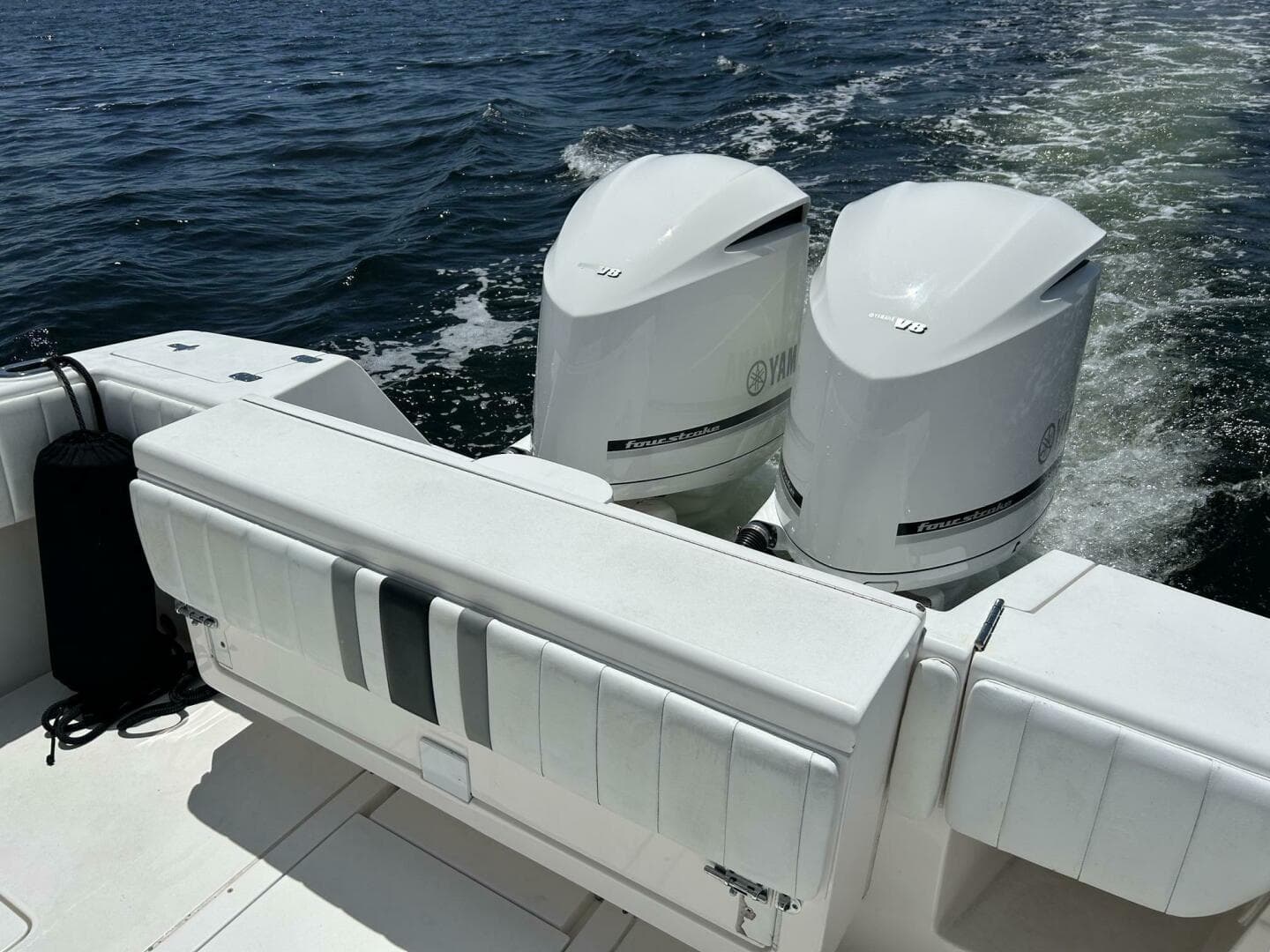 2011 Intrepid 323 Cuddy