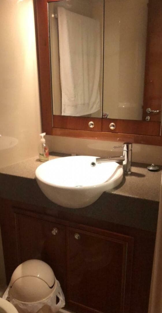 2009 Riviera 47 Enclosed Flybridge Series II