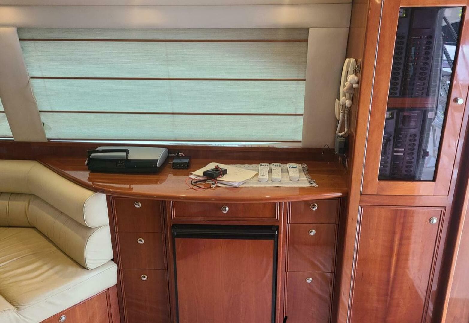2009 Riviera 47 Enclosed Flybridge Series II