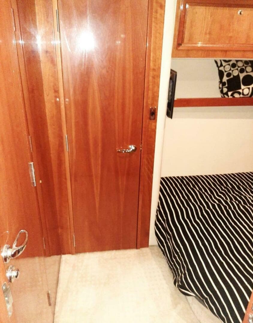 2009 Riviera 47 Enclosed Flybridge Series II