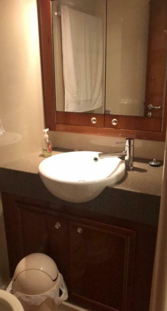 2009 Riviera 47 Enclosed Flybridge Series II