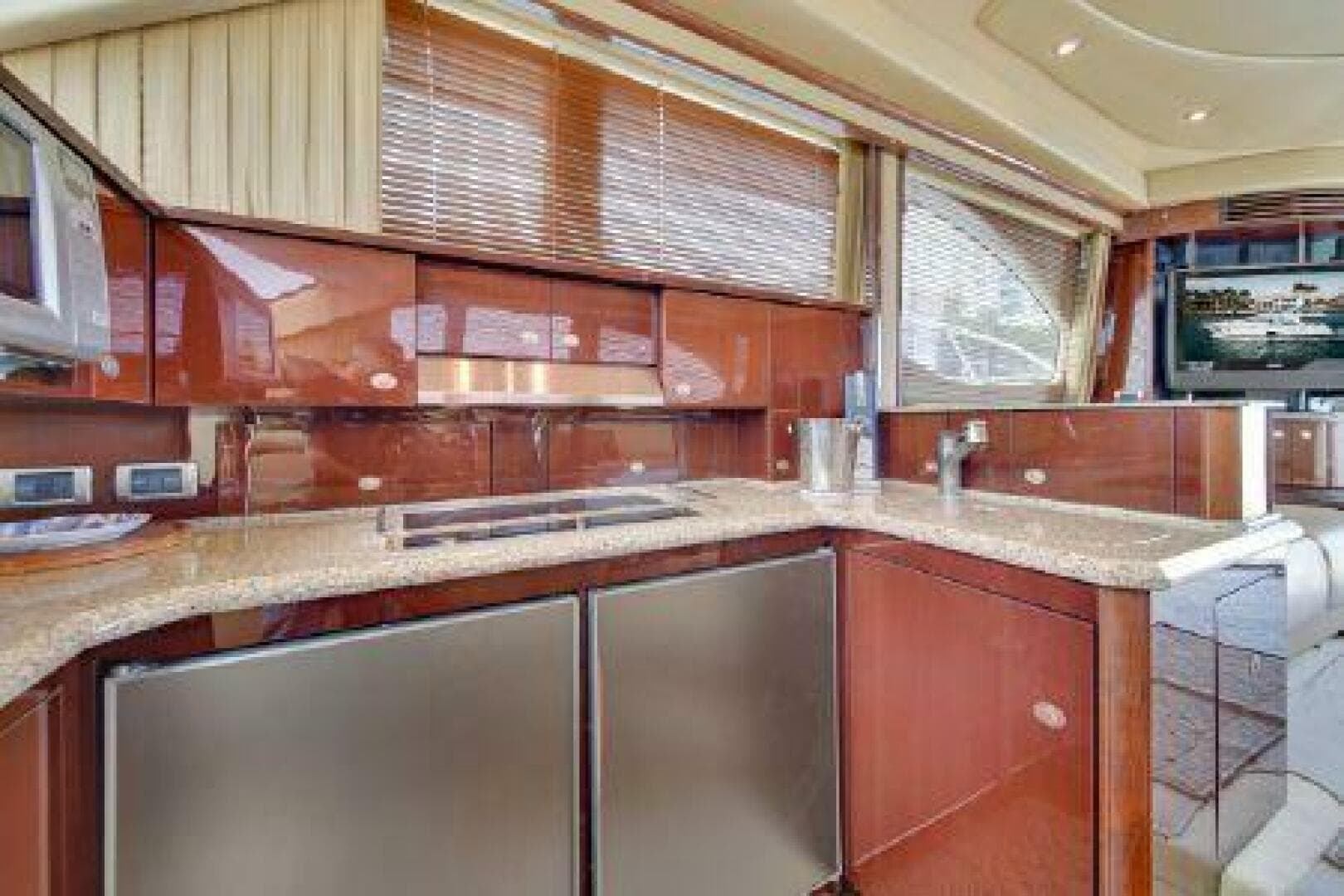 2007 Sea Ray 520 Sedan Bridge