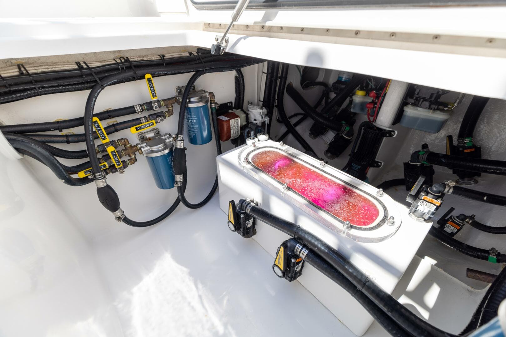 2021 Contender 39 FA