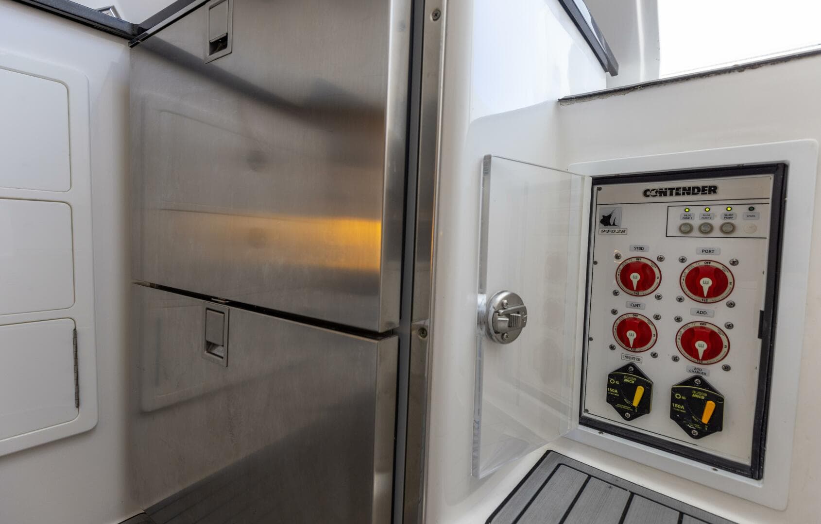 2021 Contender 39 FA