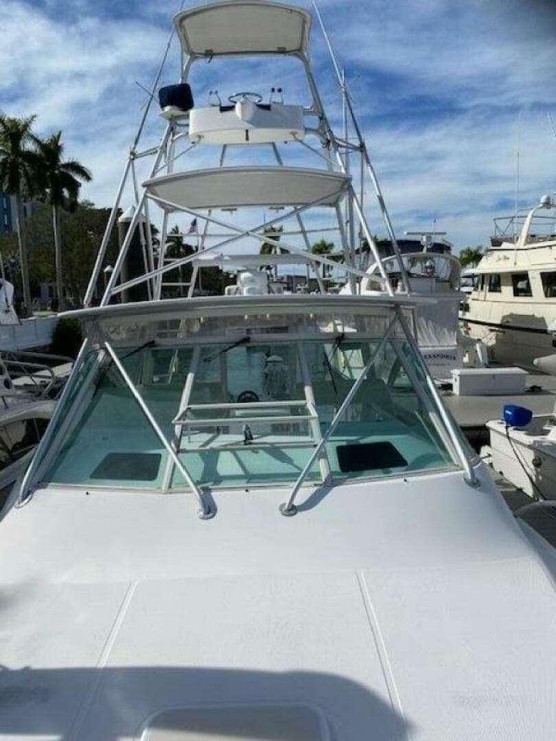 2000 Cabo 35 Express