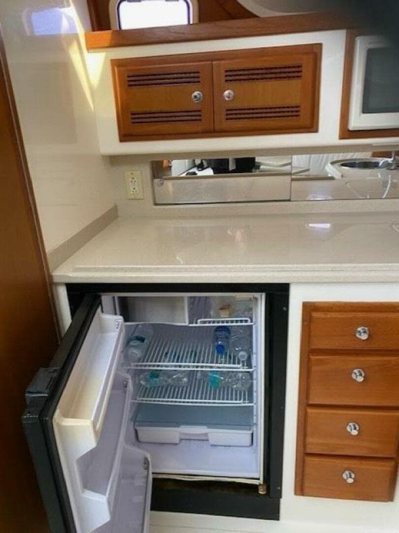 2000 Cabo 35 Express