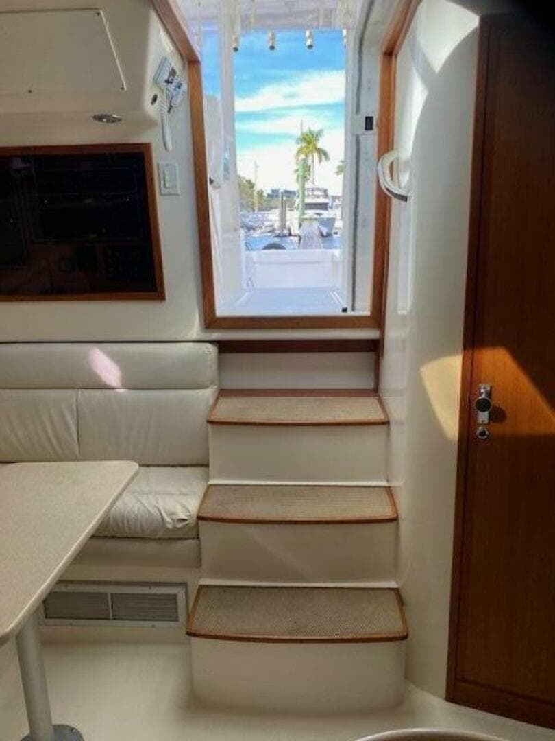 2000 Cabo 35 Express