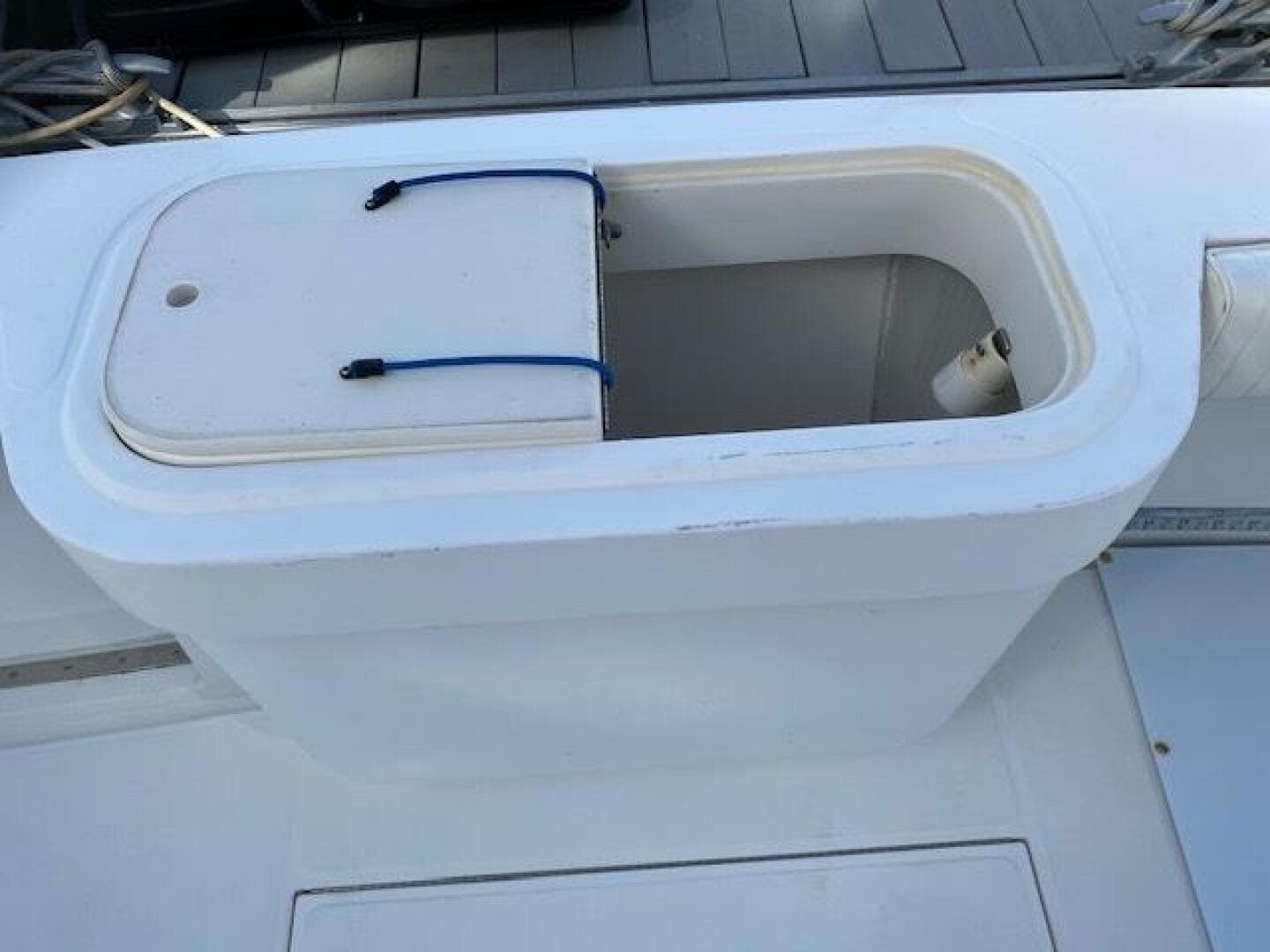 2000 Cabo 35 Express