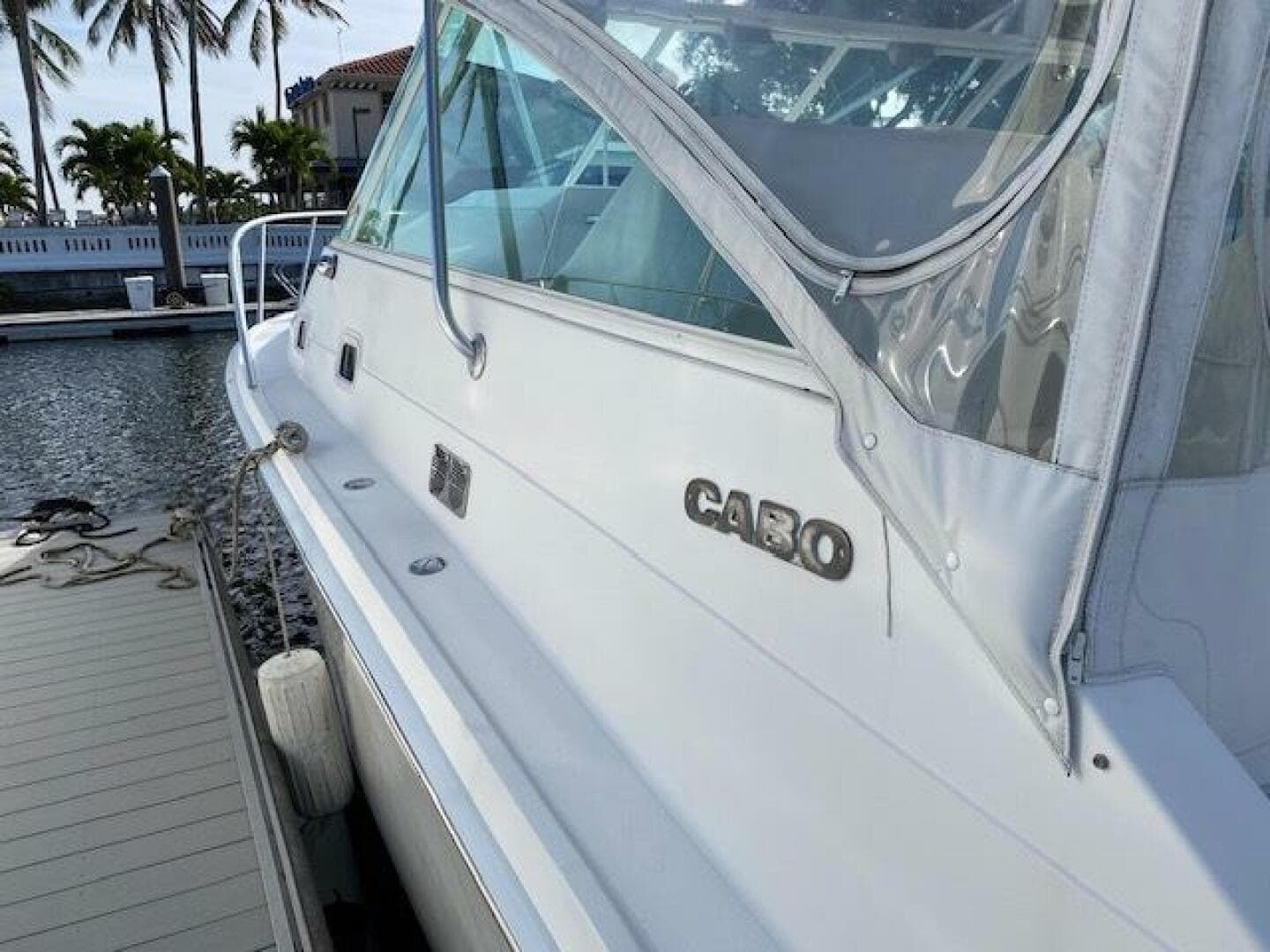 2000 Cabo 35 Express
