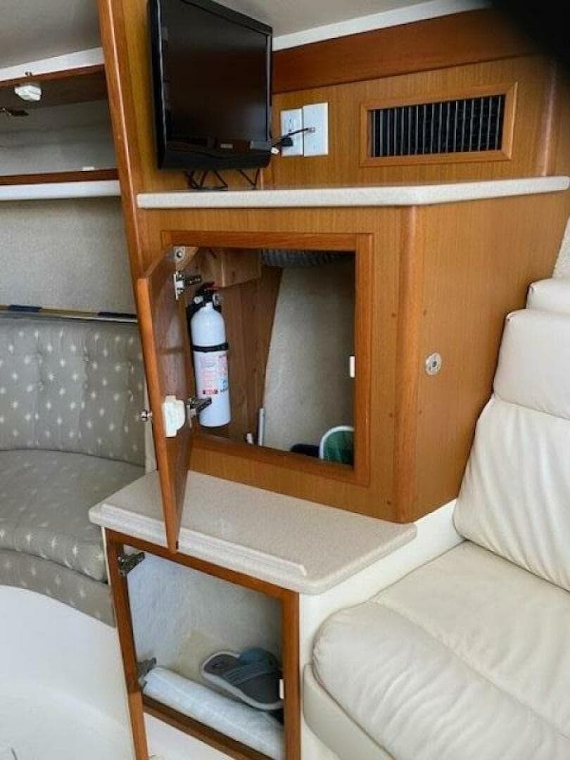 2000 Cabo 35 Express