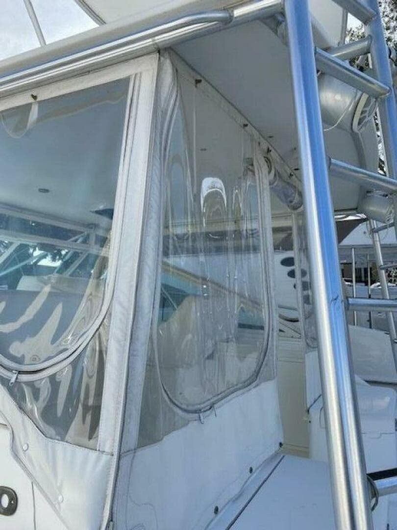 2000 Cabo 35 Express