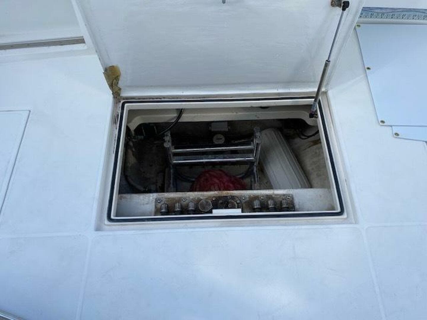 2000 Cabo 35 Express