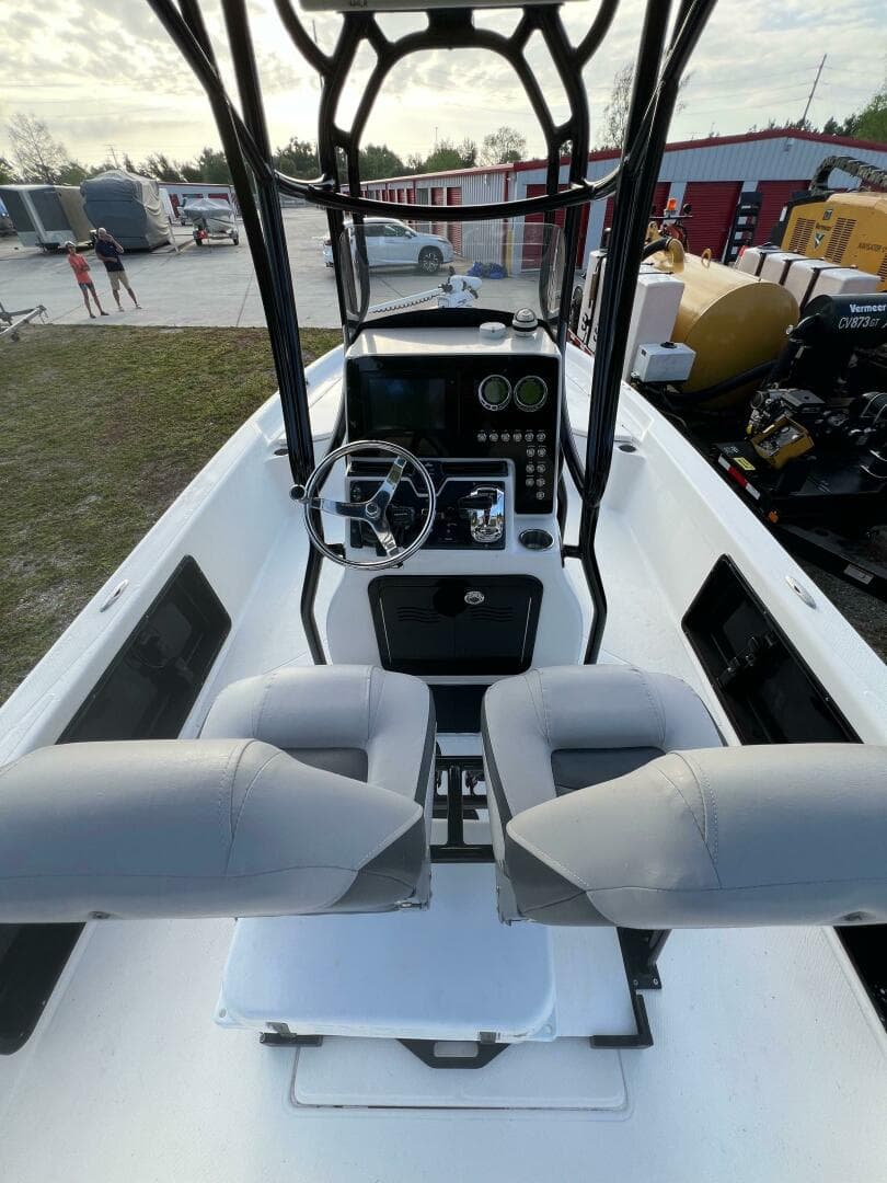 2016 Blue Wave 2400 Pure Bay