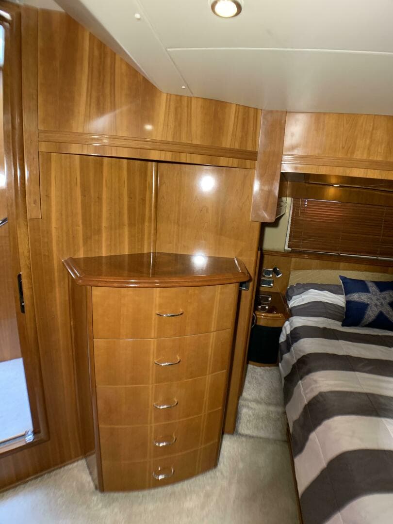 2006 Carver 56 Voyager