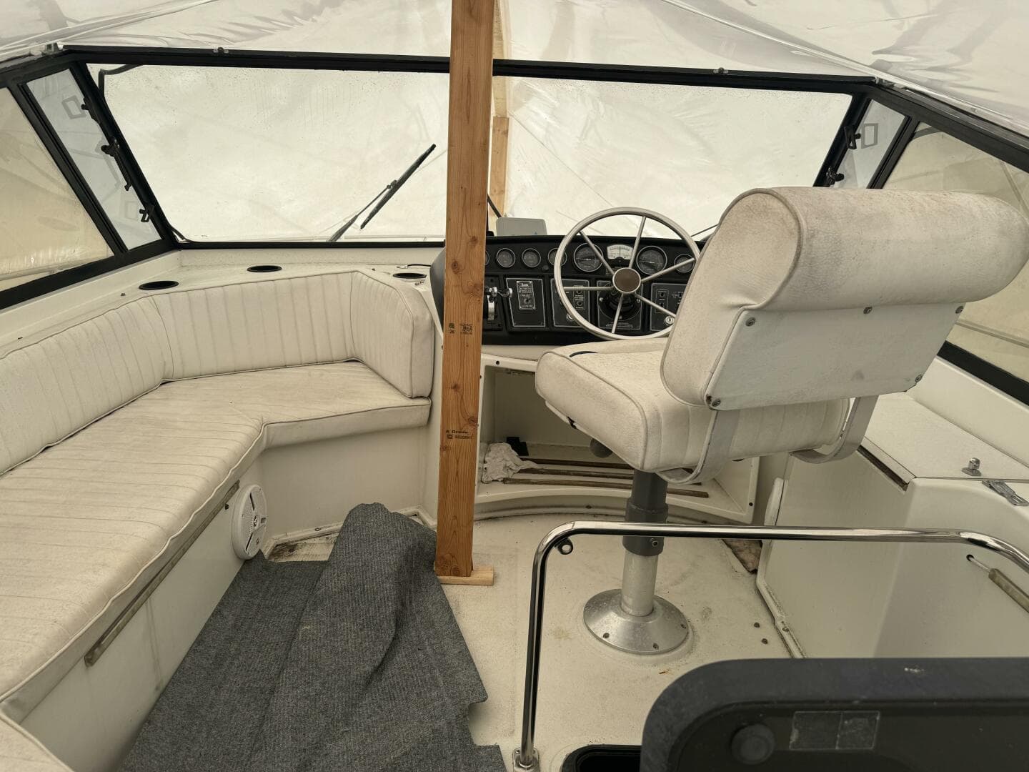 1990 Carver Mariner 3297