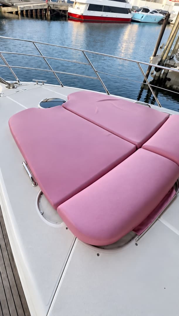 2004 Azimut 62