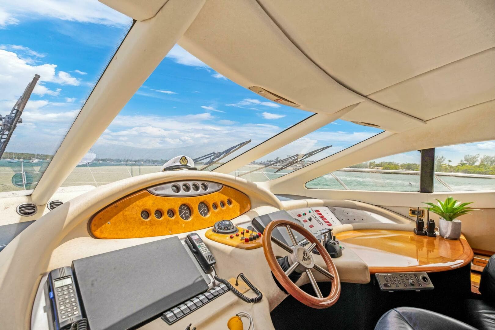2004 Azimut 62