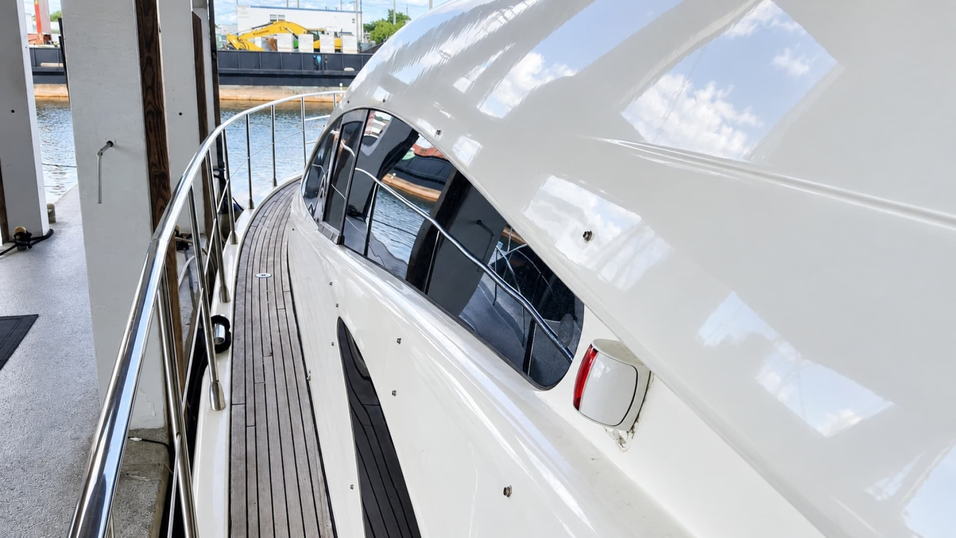 2004 Azimut 62