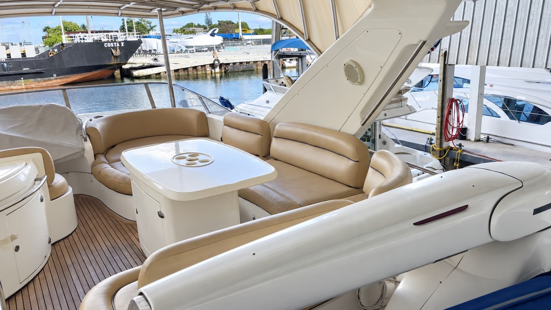 2004 Azimut 62