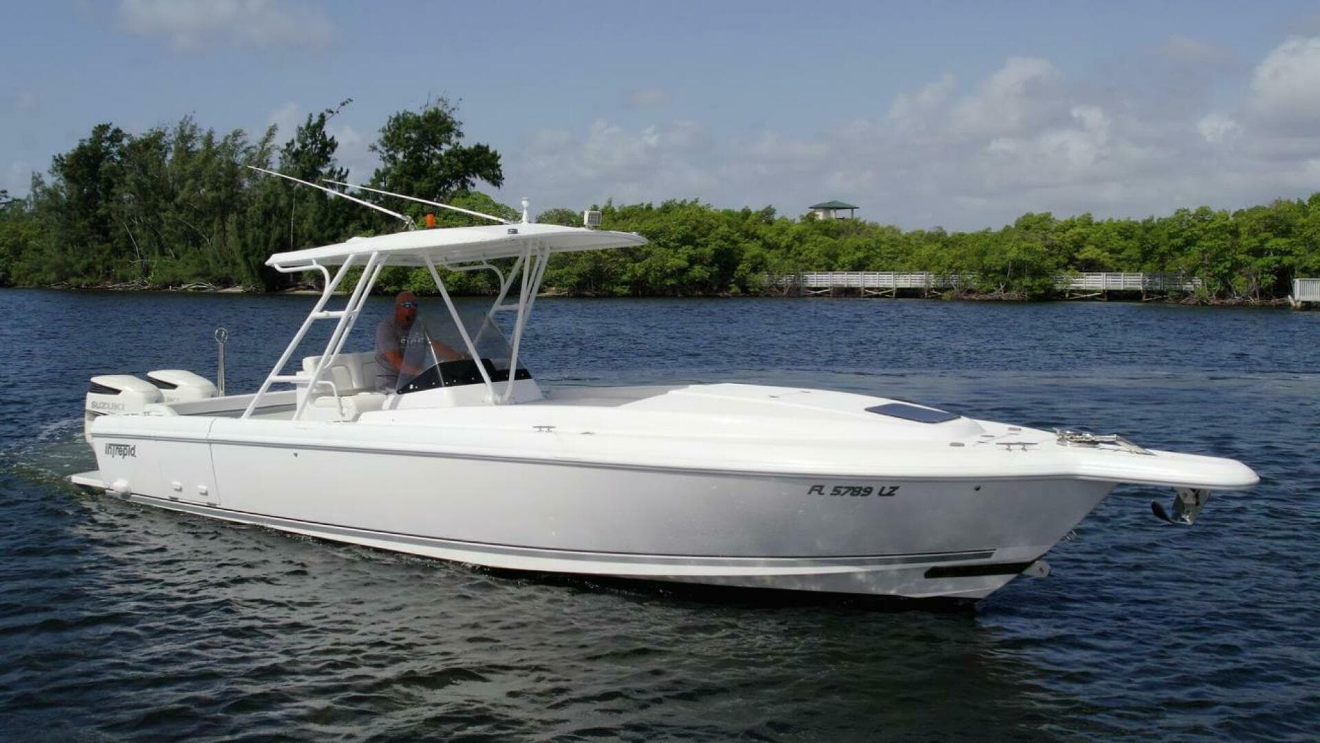 2003 Intrepid 32