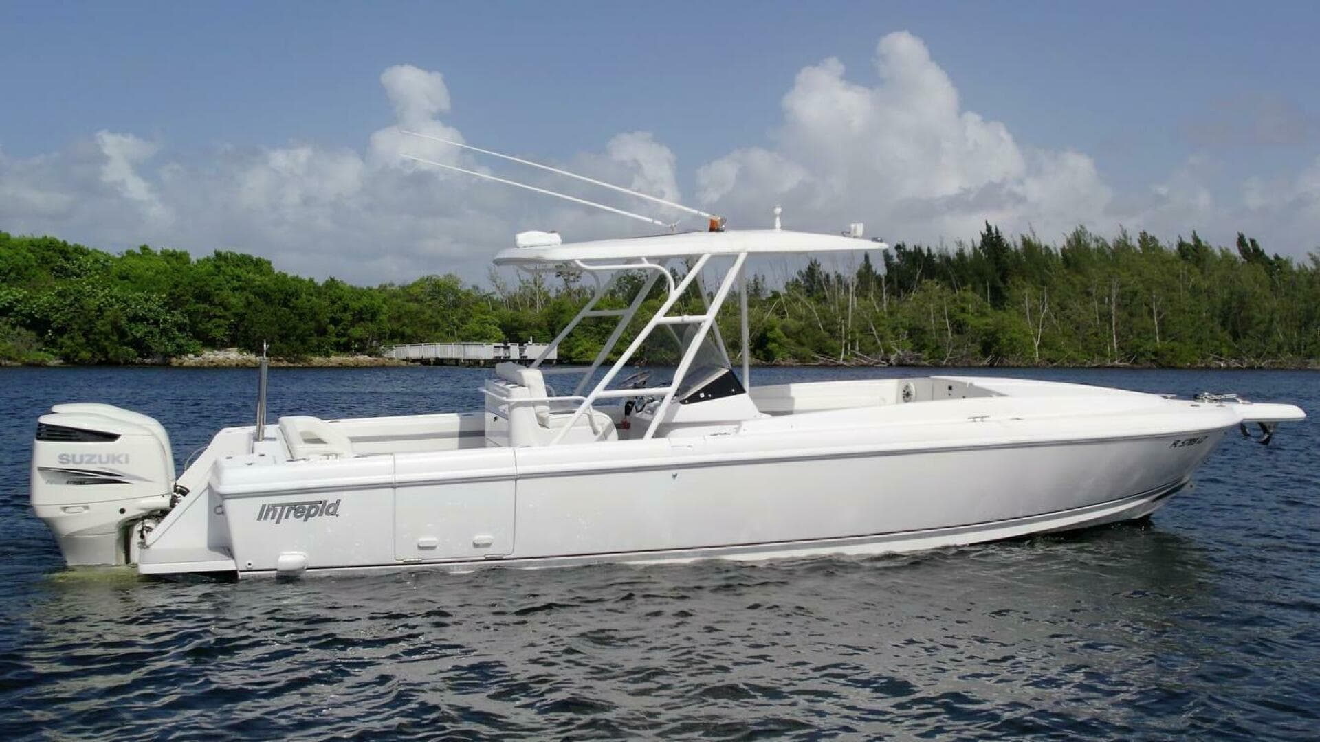2003 Intrepid 32