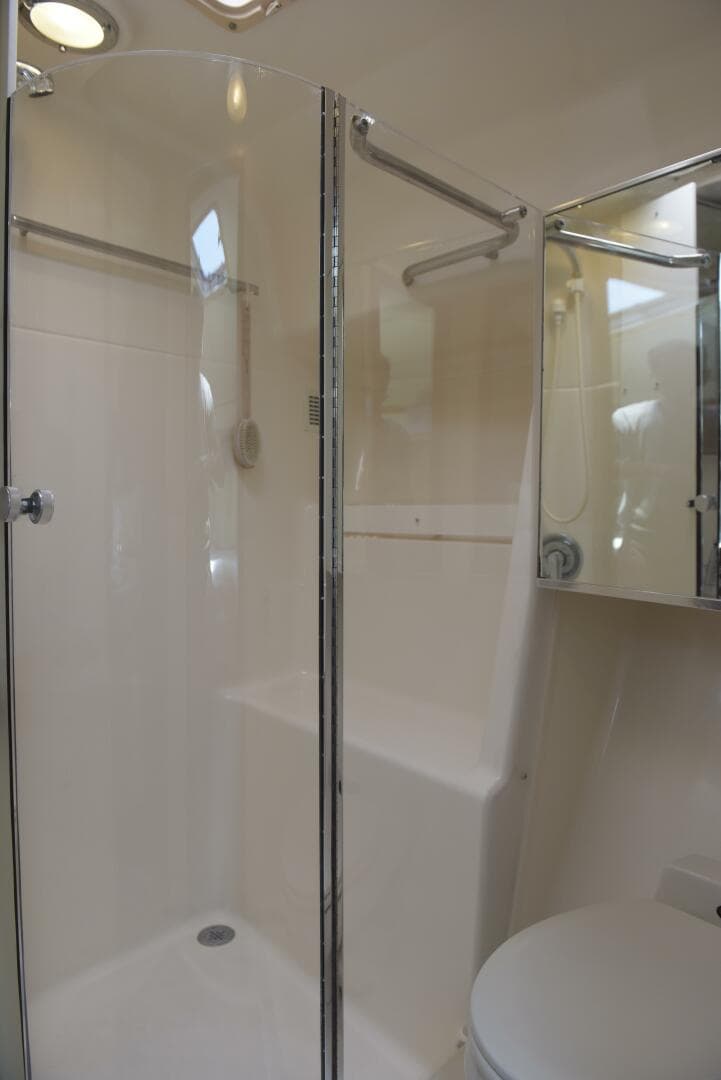 40 Tiara 1995 400 EXP 'SPROUT' Shower