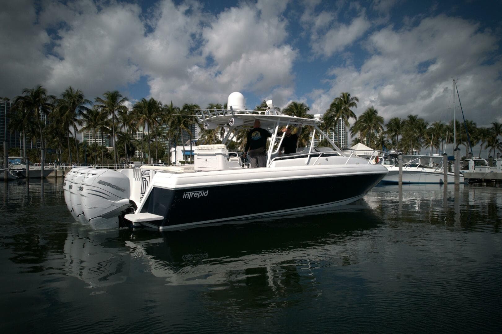 2002 Intrepid 377 Walkaround Cuddy