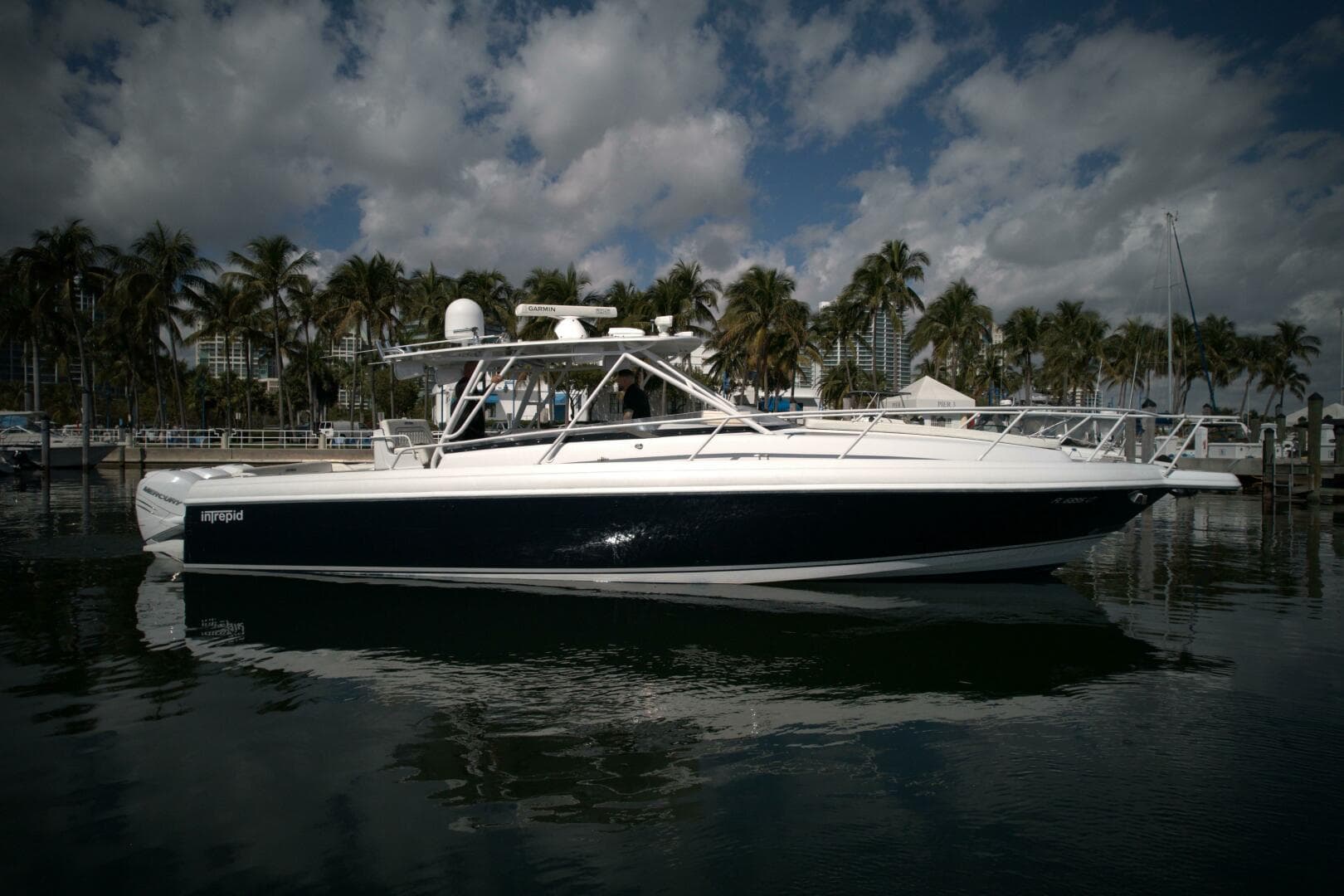 2002 Intrepid 377 Walkaround Cuddy